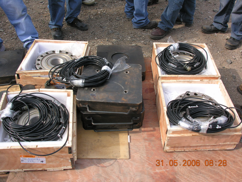 200 ton hollow loadcells used to weighing